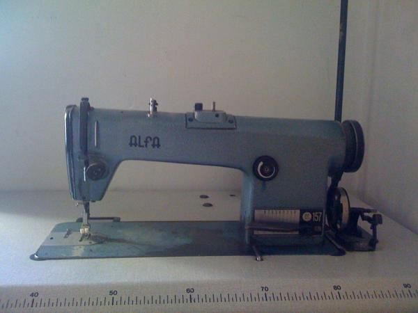 Máquina de coser industrial Alfa 157-676