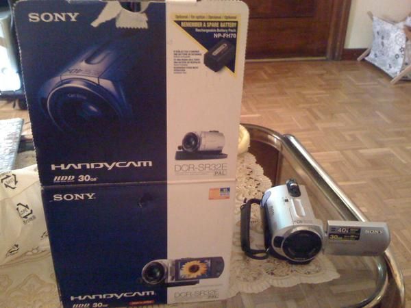 se vende video camara sony dcr sr32e