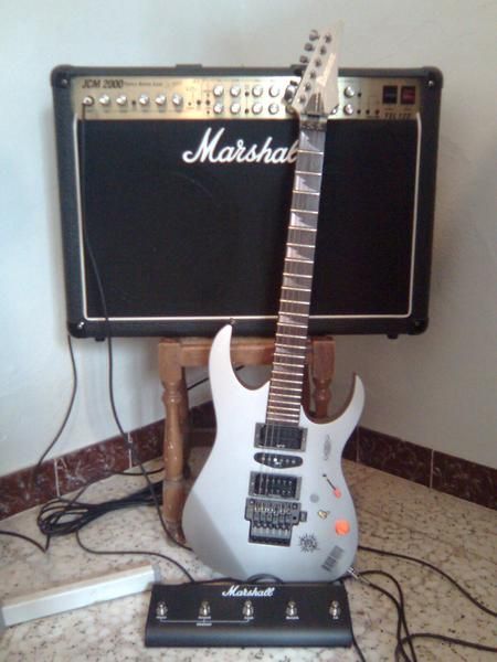 se vende guitarra ibanez RG 570 con Seymor Duncan Invader