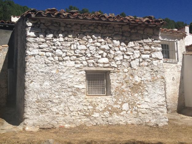 Casa cortijo en segura de la sierra para reformar