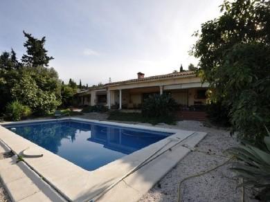 Chalet con 5 dormitorios se vende en Estepona, Costa del Sol