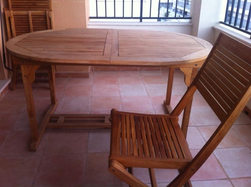 Conjunto de mesa y sillas