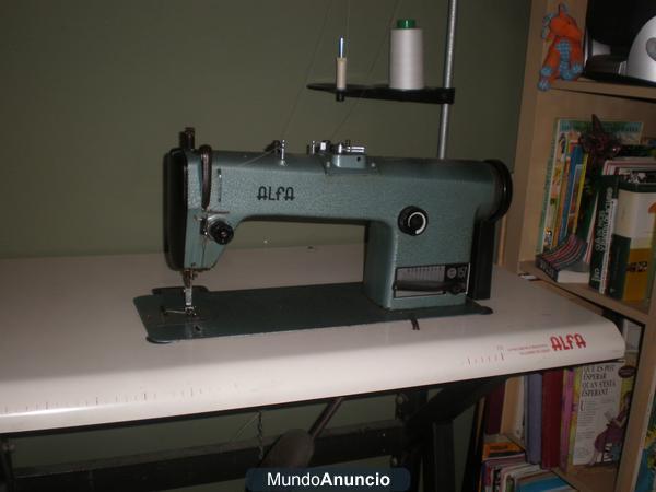 vendo maquina de coser Alfa