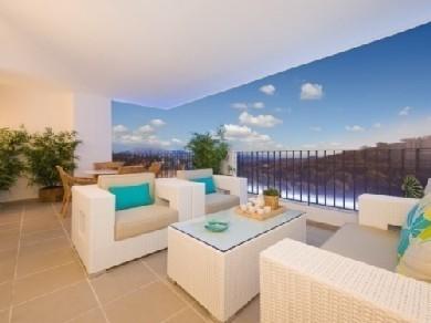 Apartamento con 2 dormitorios se vende en Marbella, Costa del Sol