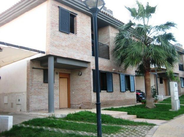 Casa Pareada ubicada en Residencial Privado 'Los Jilgueros' ubicada en Mas del Rosari.