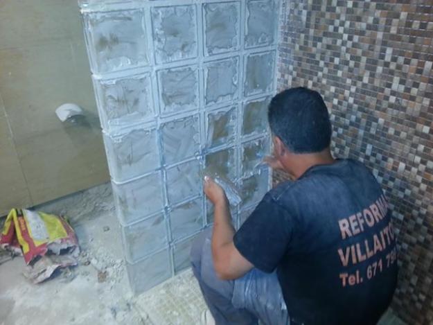 Reformas albañiles ,fontaneros electricidad parquet y mucho mas.....