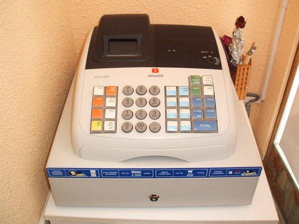 SE VENDE CAJA REGISTRADORA OLIVETTI TOTALMENTE NUEVA