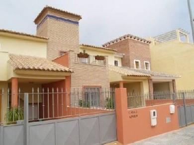 Adosado con 3 dormitorios se vende en Benajarafe, Costa del Sol