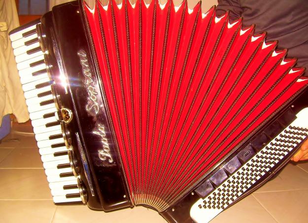 acordeon profesional Paolo Soprani 120 bajos