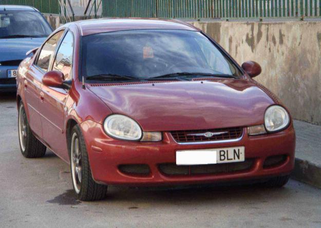 VENDO CHRYSLER NEON 2.0L LE AUTOMATICO ROJO OSCURO METALIZADO POR 3.900 EUROS
