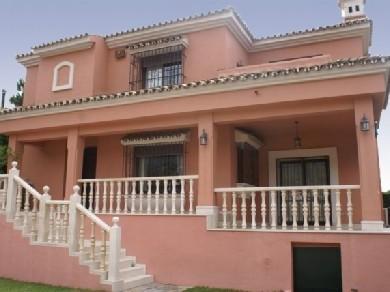 Chalet con 3 dormitorios se vende en Marbella, Costa del Sol