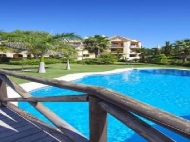 Apartamento con 3 dormitorios se vende en Marbella, Costa del Sol