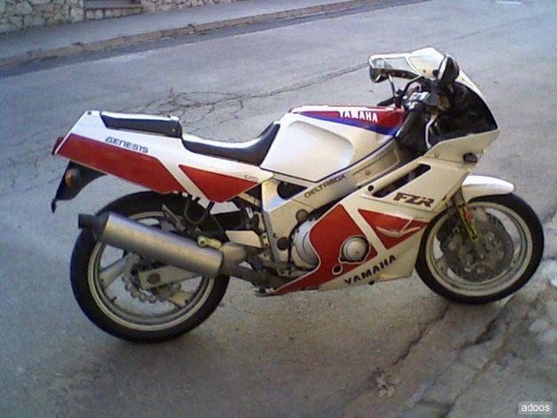 Se vende Yamaha FZR 600 por no usar