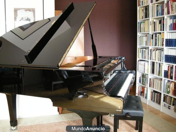 Urge vender piano de cola Yamaha C2