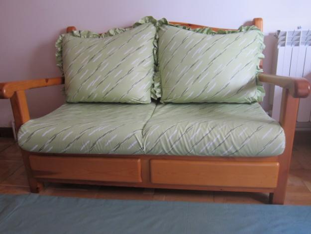 Sofá de madera maciza