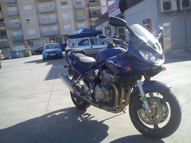Vendo/CAMBIO Suzuki BANDIT 600s -80cv- ,carenada maleta cuero + RUEDAS NUEVAS