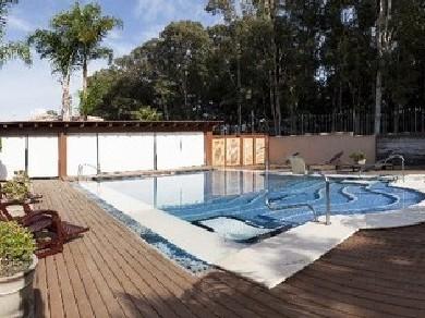 Chalet con 4 dormitorios se vende en Marbella, Costa del Sol