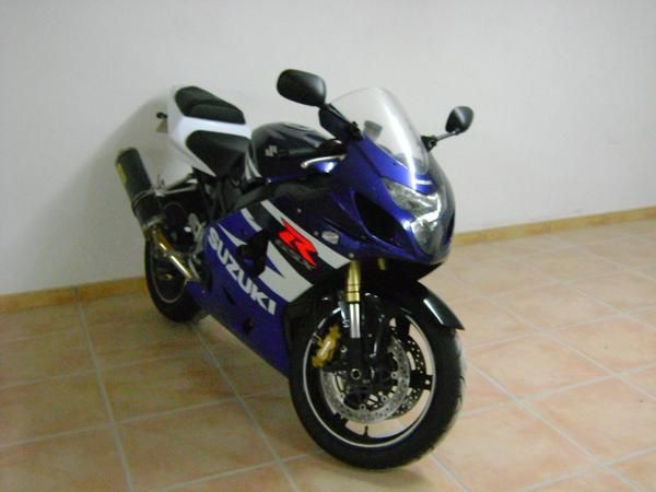 VENDO SUZUKI GSX R 600 AÑO 2004