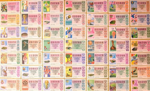 Vendo décimos de loteria desde 1966 hasta 2006