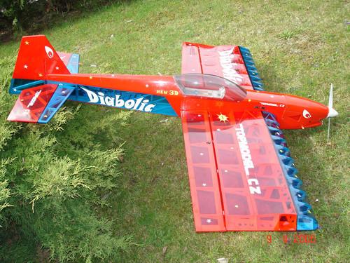 Bonito juguete de aviones de radio control como nuevo 3D