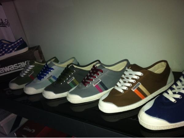 Calzado de Adidas, kawasaki, le coq sportif, Vialis aro... En tallaje de hombre y mujer.