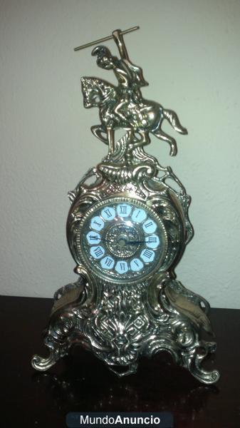 Reloj de bronce de mesa