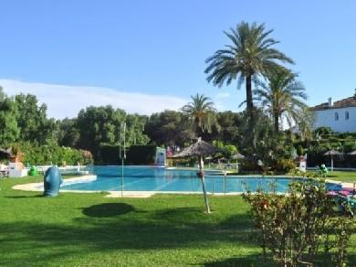 Adosado con 2 dormitorios se vende en Estepona, Costa del Sol