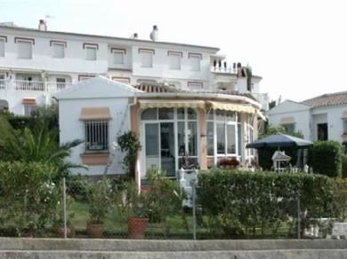 Chalet con 2 dormitorios se vende en Torrox, Costa del Sol, Axarquia