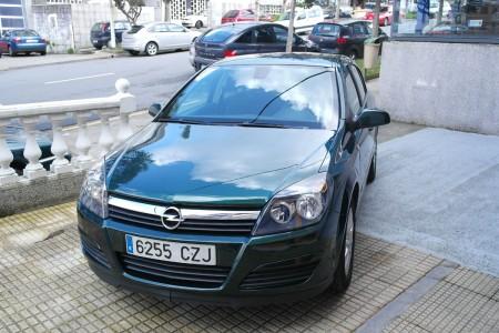 Opel Astra OPEL Astra Cdti 17 100 cv 5p en La Coruña
