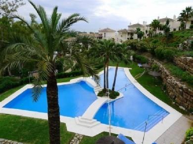 Apartamento con 2 dormitorios se vende en Marbella, Costa del Sol