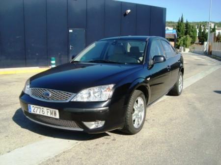 Ford Mondeo 20i Ghia 145cv Negro con Beige NacionalLibro  en Malaga