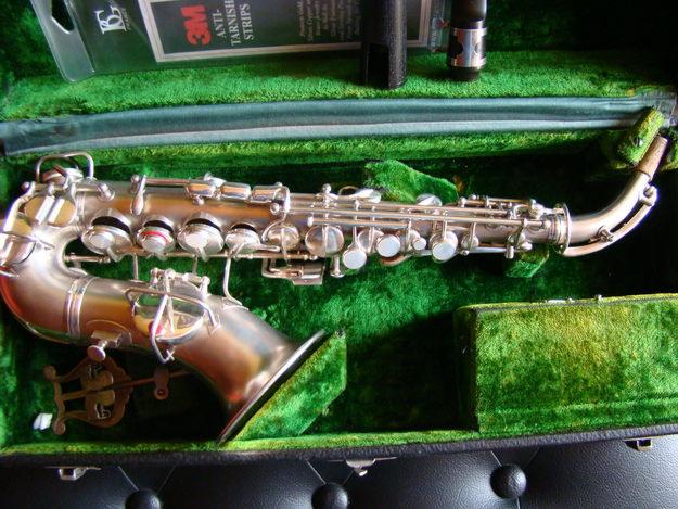 Vend  Saxophon Soprano Courbe Conn Wonder 1922... Impecable
