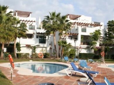 Apartamento con 4 dormitorios se vende en Marbella, Costa del Sol