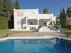 Chalet con 5 dormitorios se vende en Marbella, Costa del Sol - mejor precio | unprecio.es