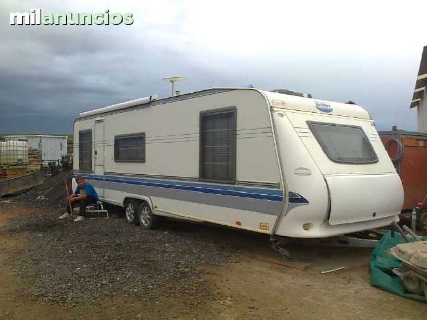 Vendo caravana Hobby Uk 700