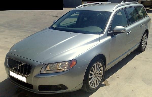 VENDO VOLVO V70 3.2 MOMENTUM