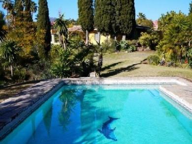 Chalet con 4 dormitorios se vende en Benahavis, Costa del Sol