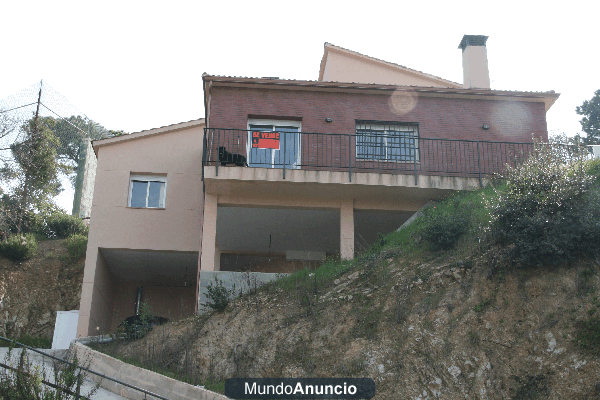 PERMUTA CASA DOSRIUS POR PISO MATARO