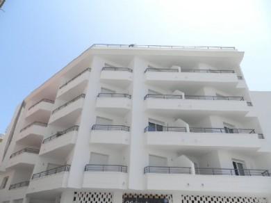 Apartamento con 2 dormitorios se vende en Estepona, Costa del Sol