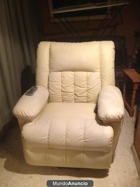 VENDO SILLON MASAJE PIEL BLANCO