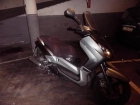 Yamaha X MAX 250 solo 2750 kmtros 06/2008 3300 Euros - mejor precio | unprecio.es