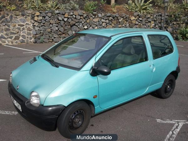Se vende Renault Twingo 1.2 (65 CV) Color Verde.