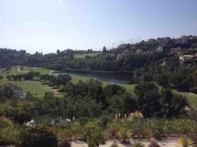 Apartamento con 3 dormitorios se vende en Marbella, Costa del Sol