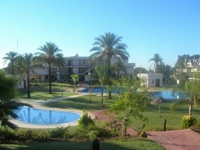 Apartamento con 2 dormitorios se vende en Marbella, Costa del Sol