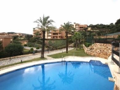 Apartamento con 2 dormitorios se vende en Marbella, Costa del Sol