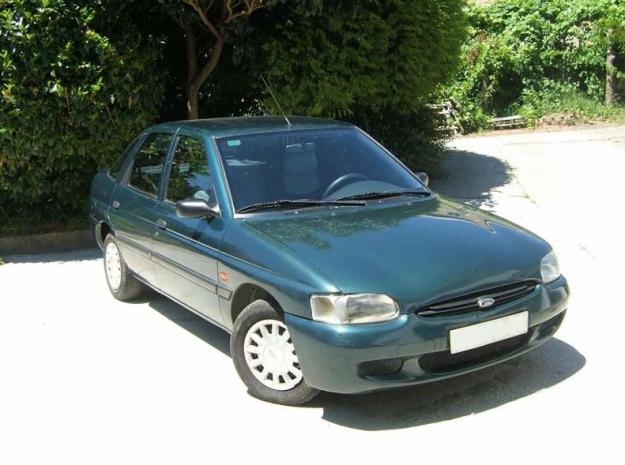 Ford Escort 1998 por 790 Euros