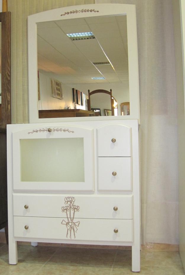 Mueble de baño crema