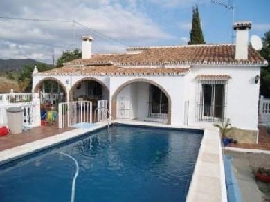 Chalet con 5 dormitorios se vende en Benajarafe, Costa del Sol