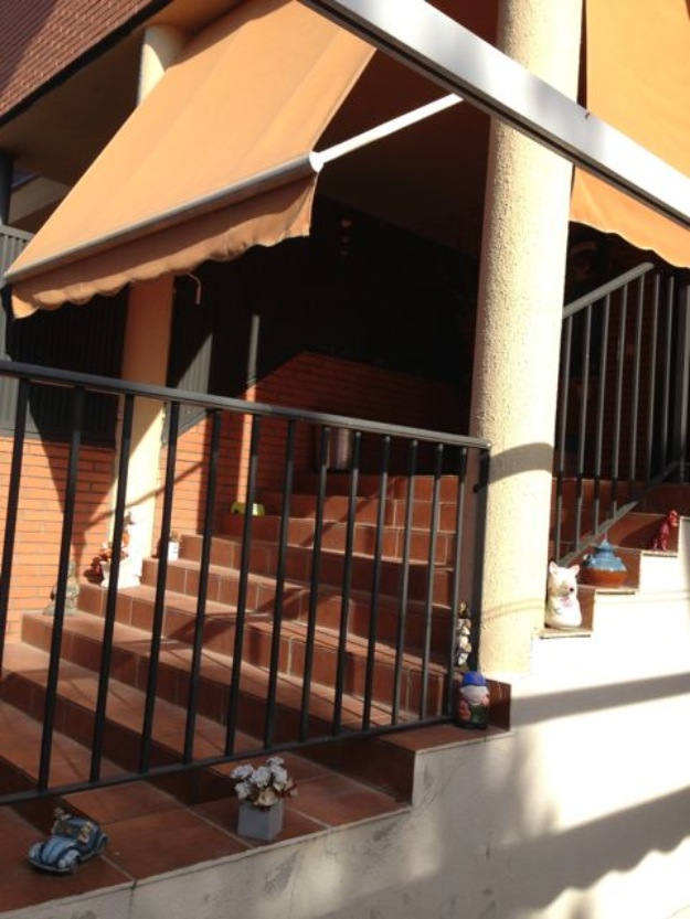 Pareado, mejoras seguridad y aislamiento térmico. Muchas posibilidades vivienda, negocio.