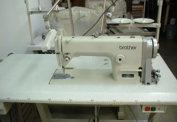 Vendo maquina plana industrial de coser